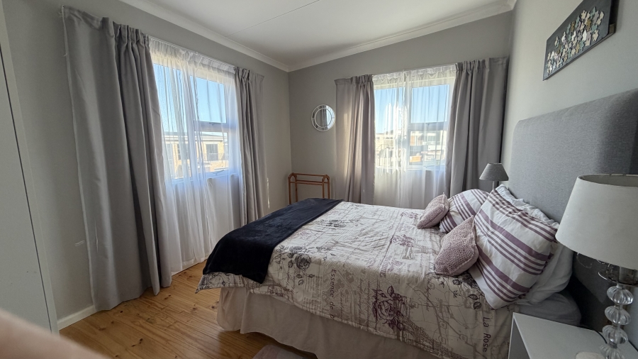 4 Bedroom Property for Sale in Kleinkrantz Western Cape